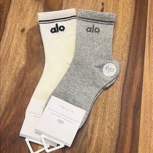 ALO Yoga sock bundle- 2 pack